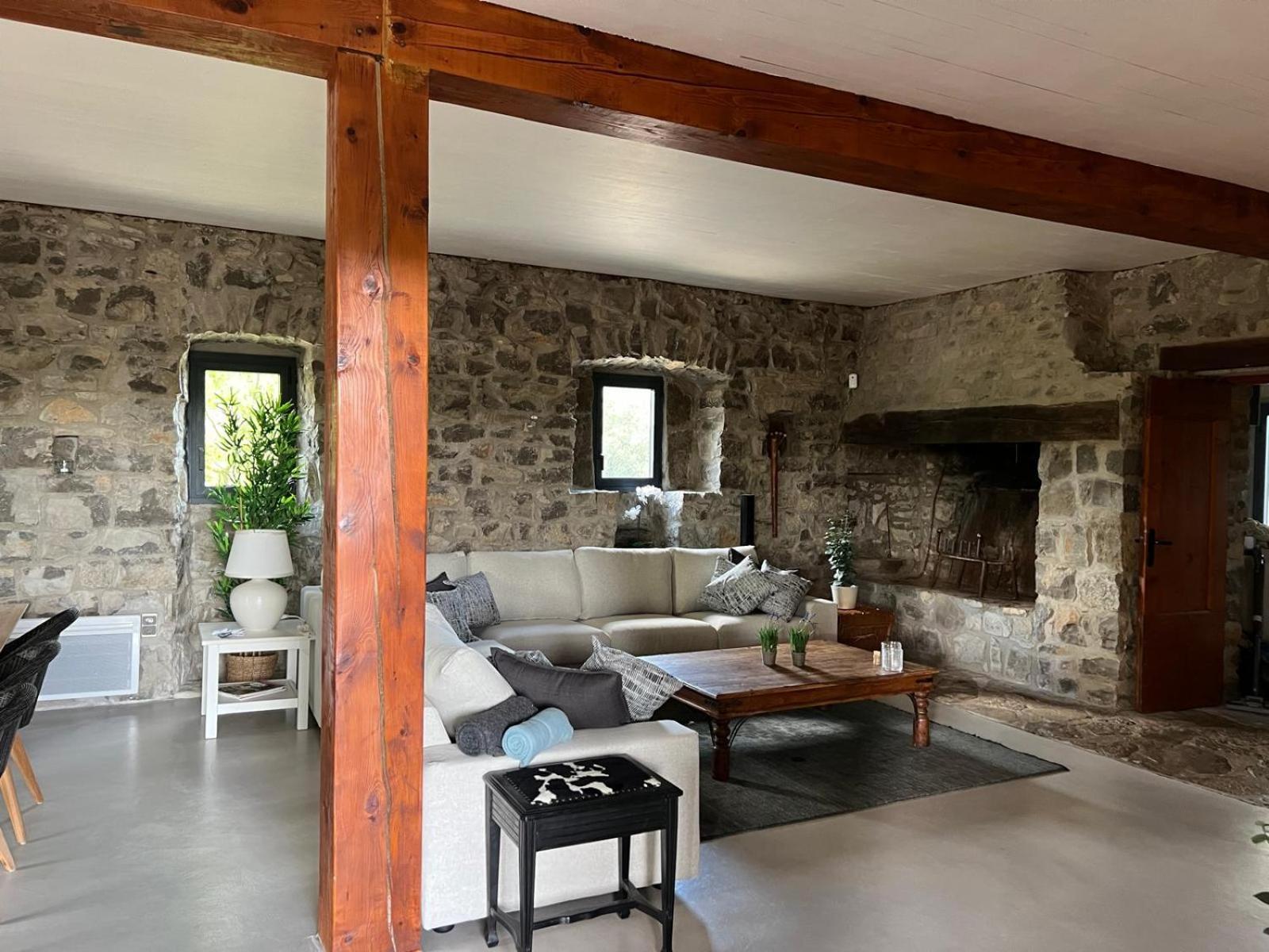 レ・ヴァン Luxurious Family House With Pool In Ardeche.ヴィラ エクステリア 写真